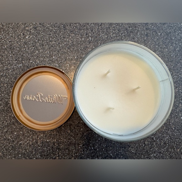 NWOT Bath & Body Works 3-Wick Candle - White Pumpkin - Picture 4 of 4
